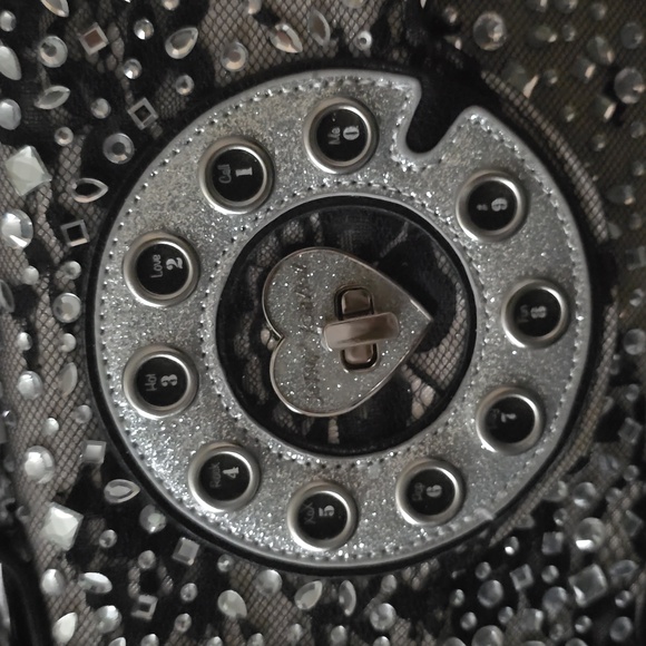 PHONE ACTUALLY WORKS!  Betsy Johnson Phone Bag - Picture 4 of 5